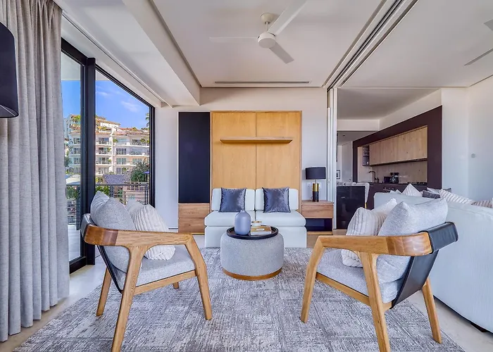 Maxwell Residences Romantic Zone